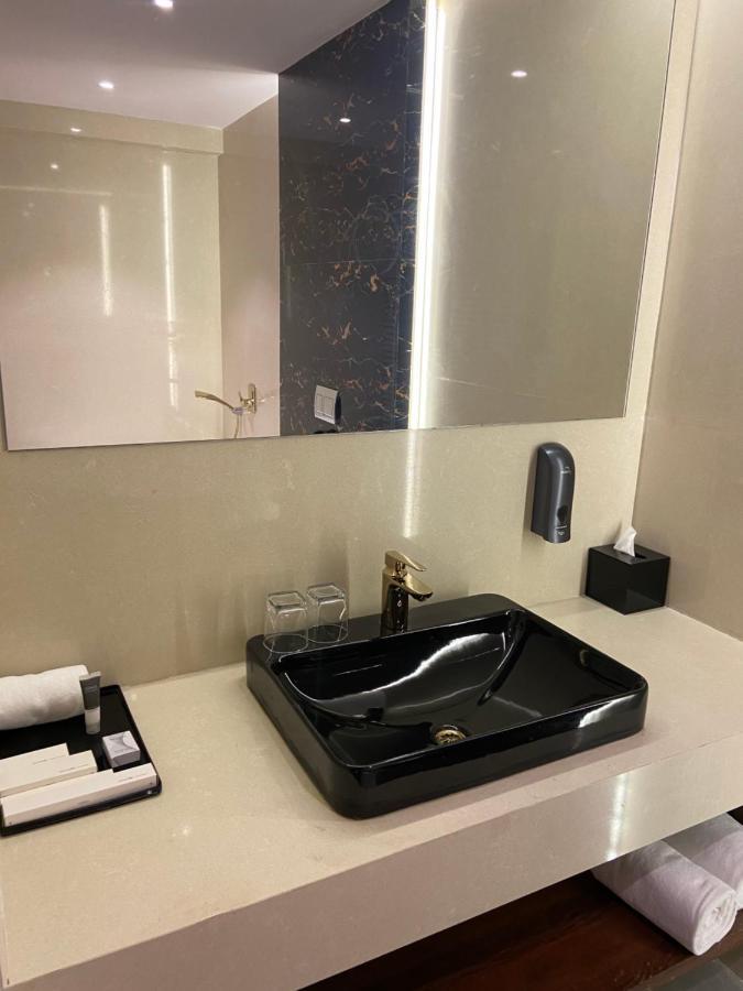 Svenska Design Hotel คาคินาดา ภายนอก รูปภาพ